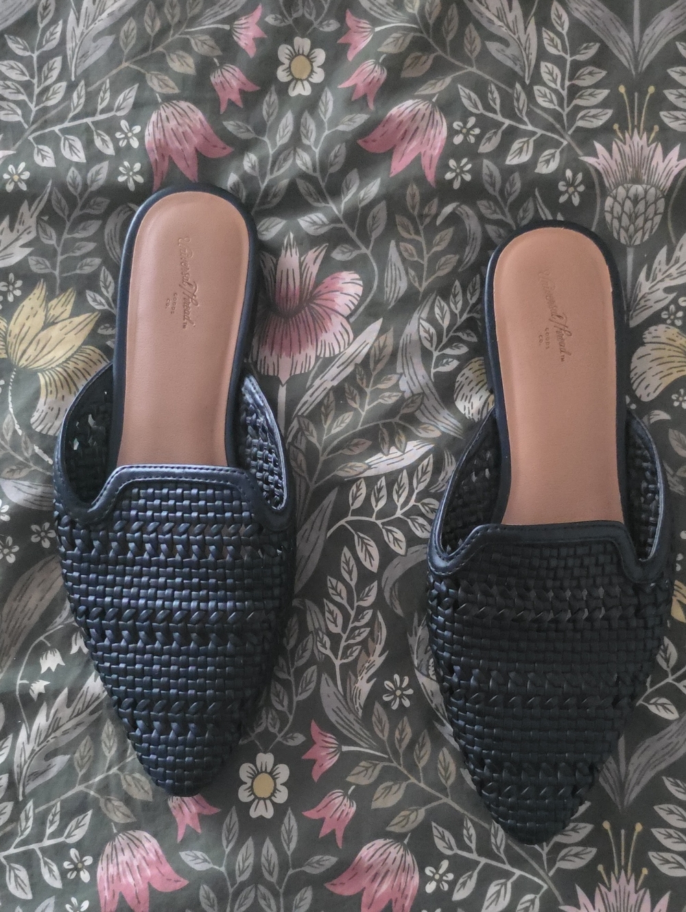 Universal Thread Black Woven Slip-On Pointed Mules